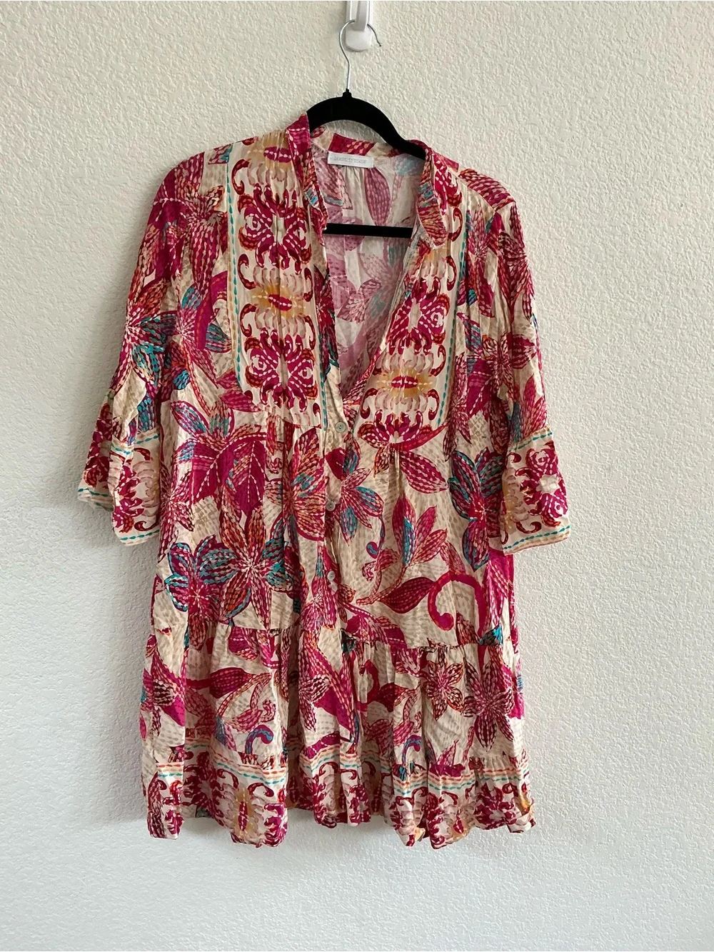 Boho Floral V-Neck Tiered Mini Dress in Red and Cream size large - Picture 2 of 6